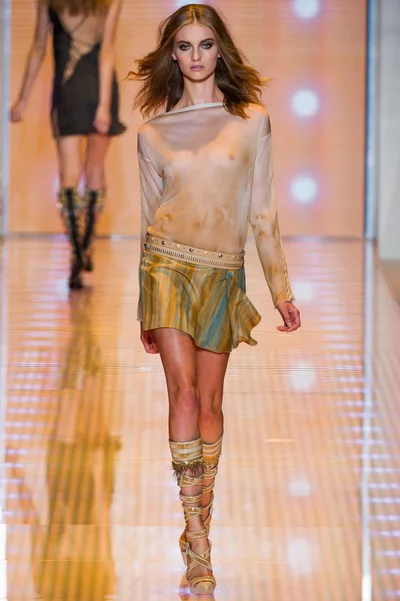 Look 30